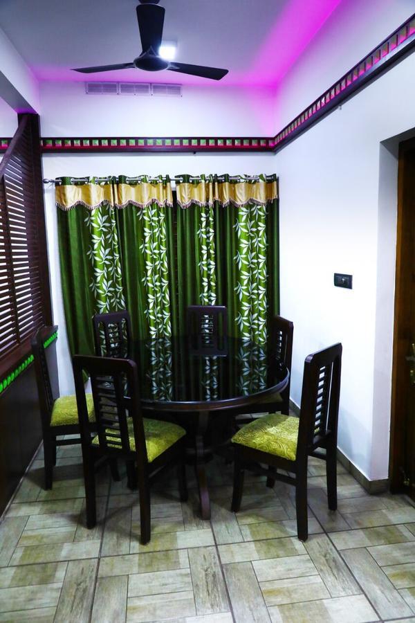 Sri Lakshmi Gardens Hotel Thekkady Kültér fotó
